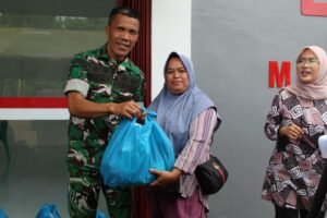 TMMD Ke-129 Dukung Percepatan Penurunan Stunting Melalui Pembagian Paket Gizi di Bintan