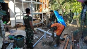 Satgas TMMD Ke-129 Kodim 1011/Kuala Kapuas Kebut Pengecoran Kloset MCK Sasaran 3